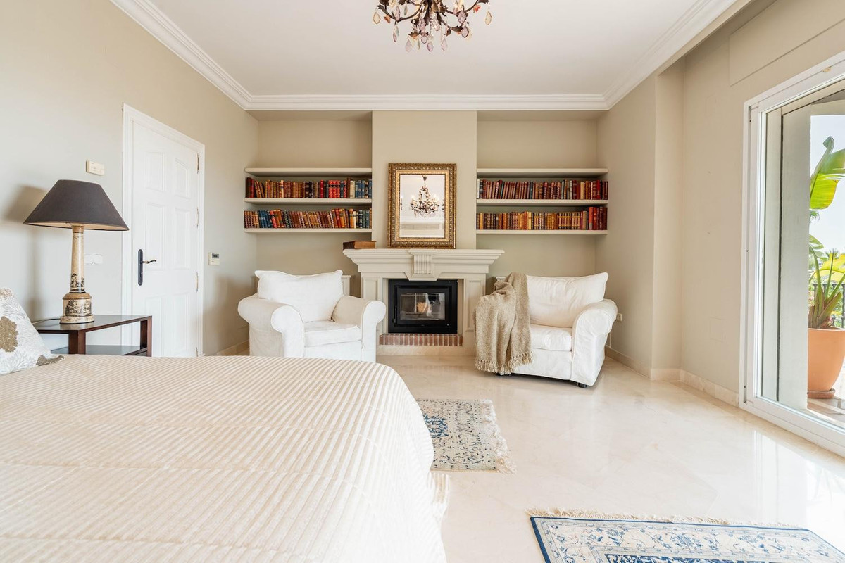 5 Bed Townhouse for sale in La Quinta Costa Del Sol, Málaga, Spain