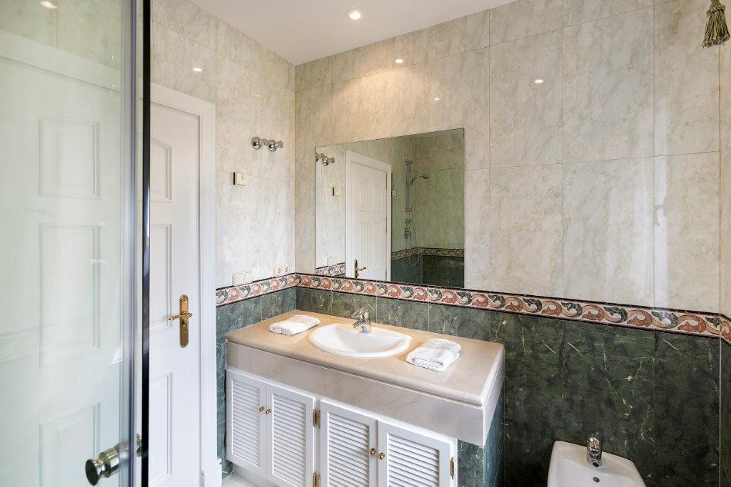 5 Bed Townhouse for sale in La Quinta Costa Del Sol, Málaga, Spain