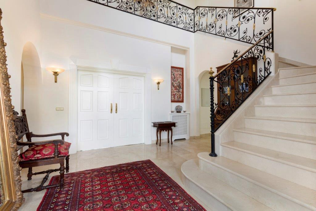 5 Bed Townhouse for sale in La Quinta Costa Del Sol, Málaga, Spain