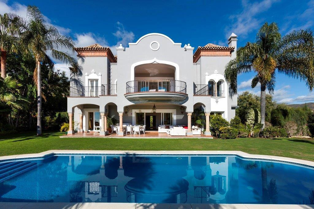 5 Bed Townhouse for sale in La Quinta Costa Del Sol, Málaga, Spain