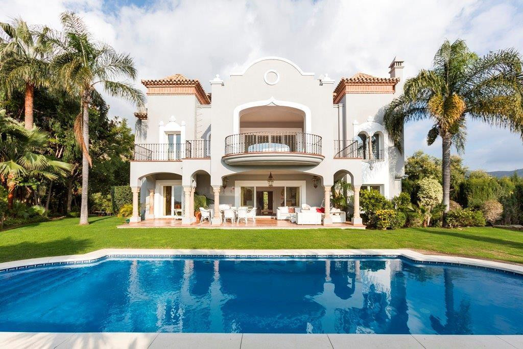 5 Bed Townhouse for sale in La Quinta Costa Del Sol, Málaga, Spain
