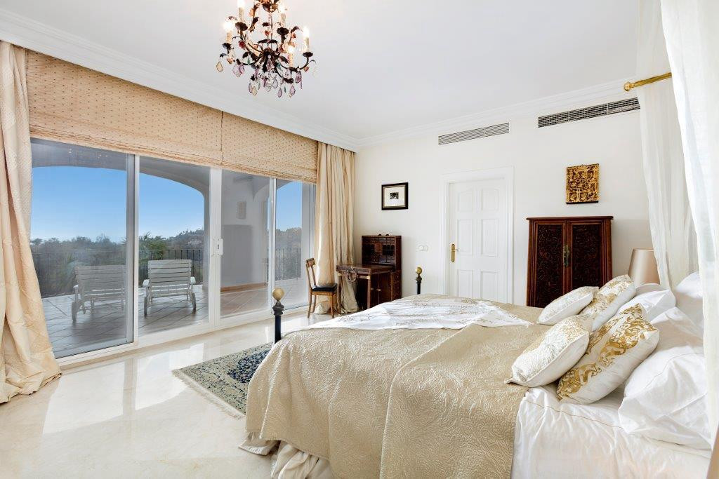 5 Bed Townhouse for sale in La Quinta Costa Del Sol, Málaga, Spain