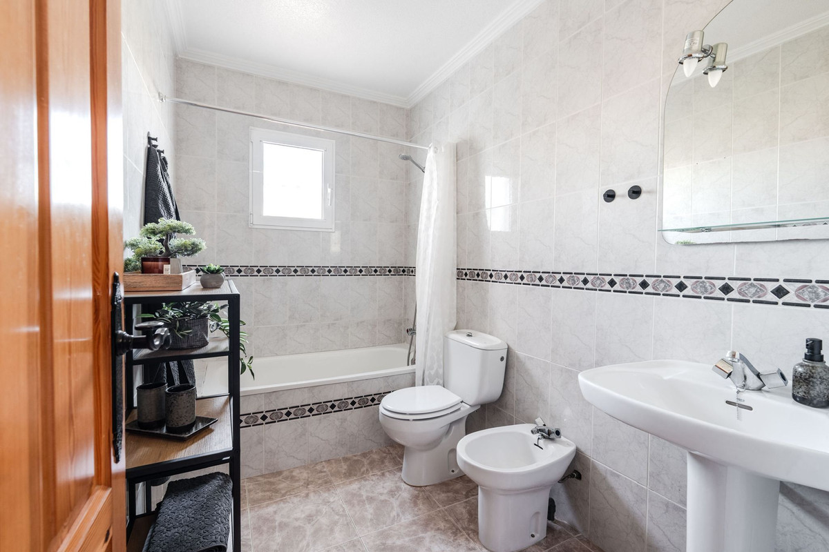3 Bed Townhouse for sale in Playa Flamenca Costa Blanca, Alicante, Spain