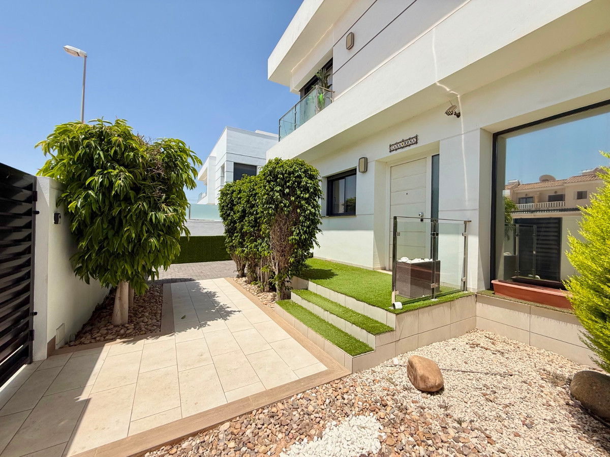 4 Bed Townhouse for sale in Ciudad Quesada Costa Blanca, Alicante, Spain