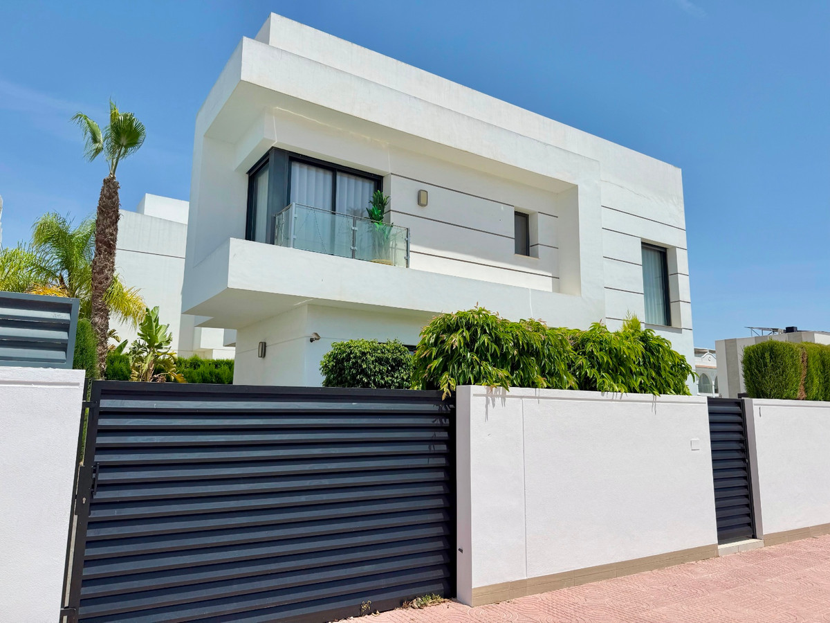 4 Bed Townhouse for sale in Ciudad Quesada Costa Blanca, Alicante, Spain