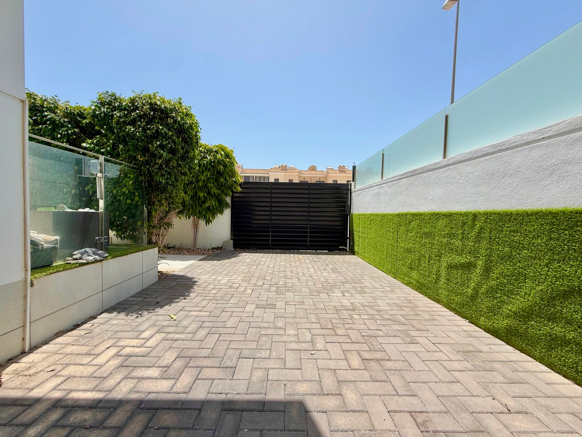4 Bed Townhouse for sale in Ciudad Quesada Costa Blanca, Alicante, Spain