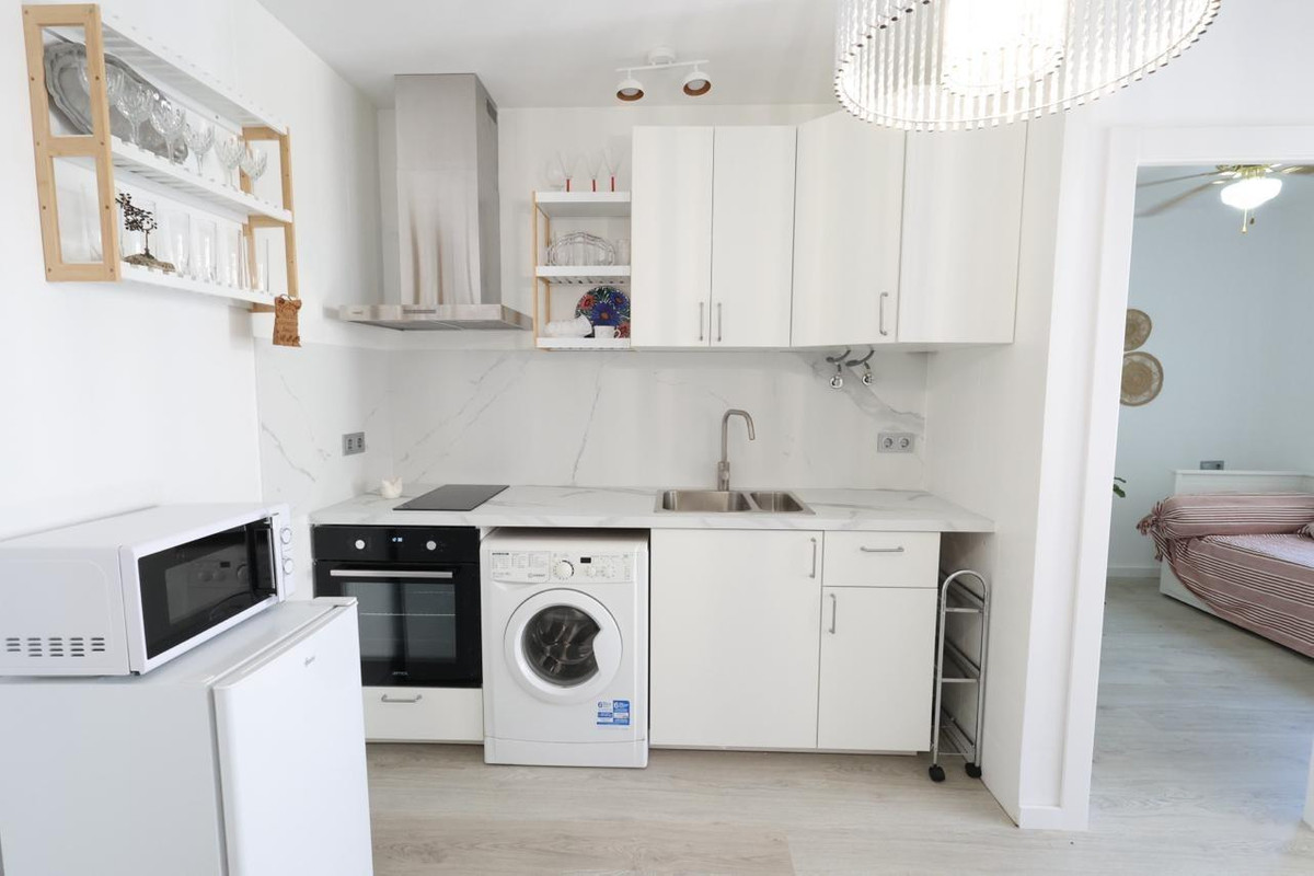 1 Bed Townhouse for sale in Torrevieja Costa Blanca, Alicante, Spain