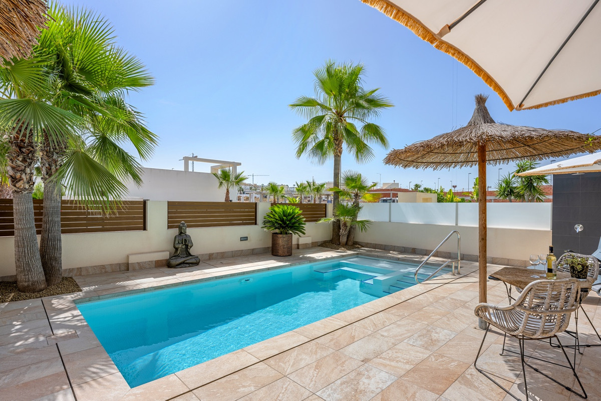 3 Bed Townhouse for sale in Benijofar Costa Blanca, Alicante, Spain