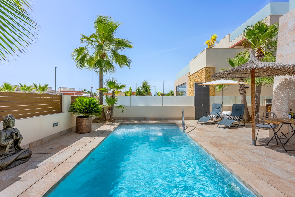 3 Bed Townhouse for sale in Benijofar Costa Blanca, Alicante, Spain