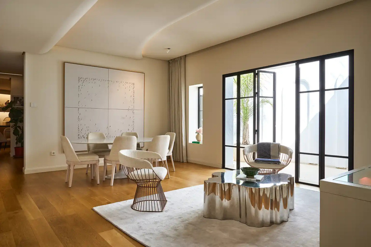 6 Bed Commercial unit for sale in Nueva Andalucía Costa Del Sol, Málaga, Spain