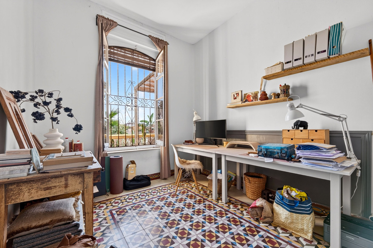 Se vende Villa - Chalet de 7 dormitorios en Costa Del Sol, Málaga, España