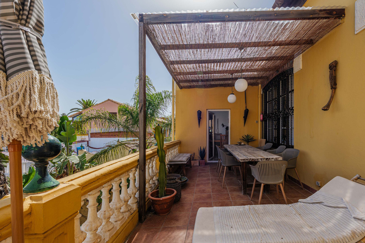 Se vende Villa - Chalet de 7 dormitorios en Costa Del Sol, Málaga, España