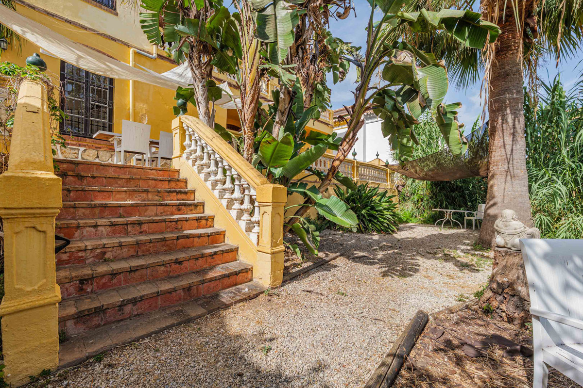 Se vende Villa - Chalet de 7 dormitorios en Costa Del Sol, Málaga, España