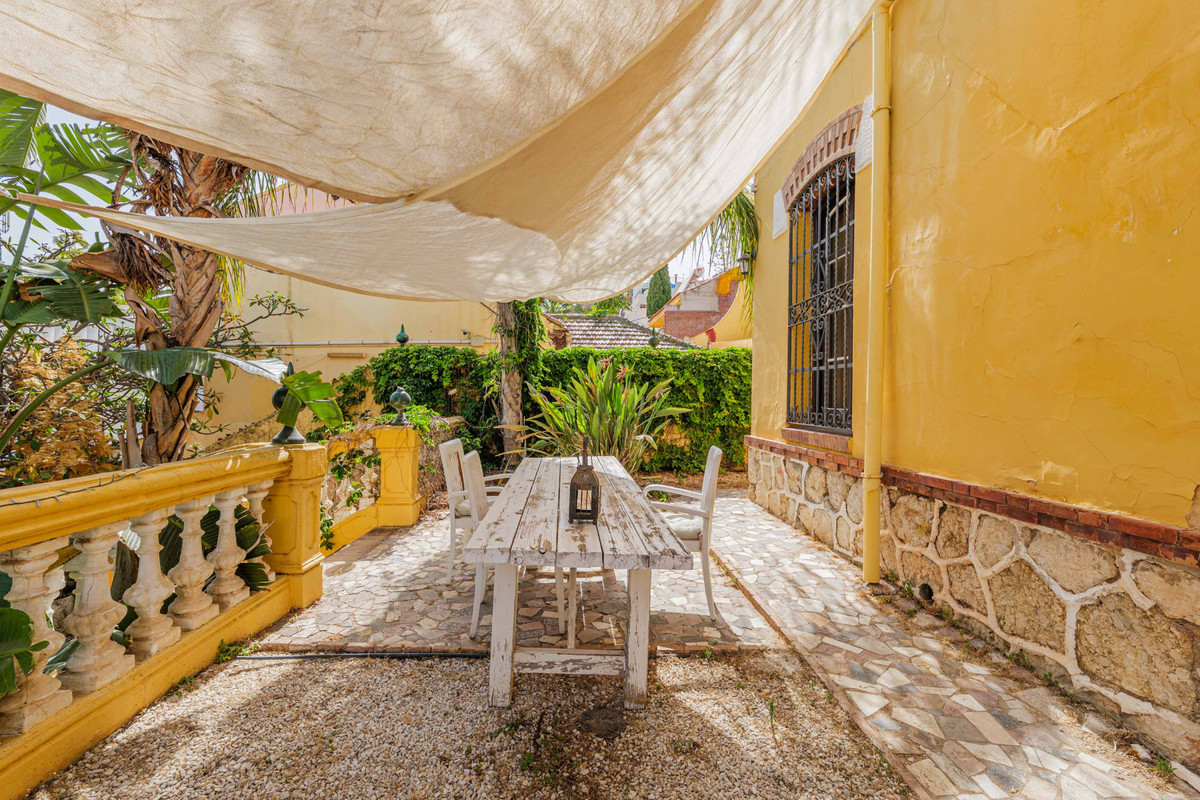 Se vende Villa - Chalet de 7 dormitorios en Costa Del Sol, Málaga, España