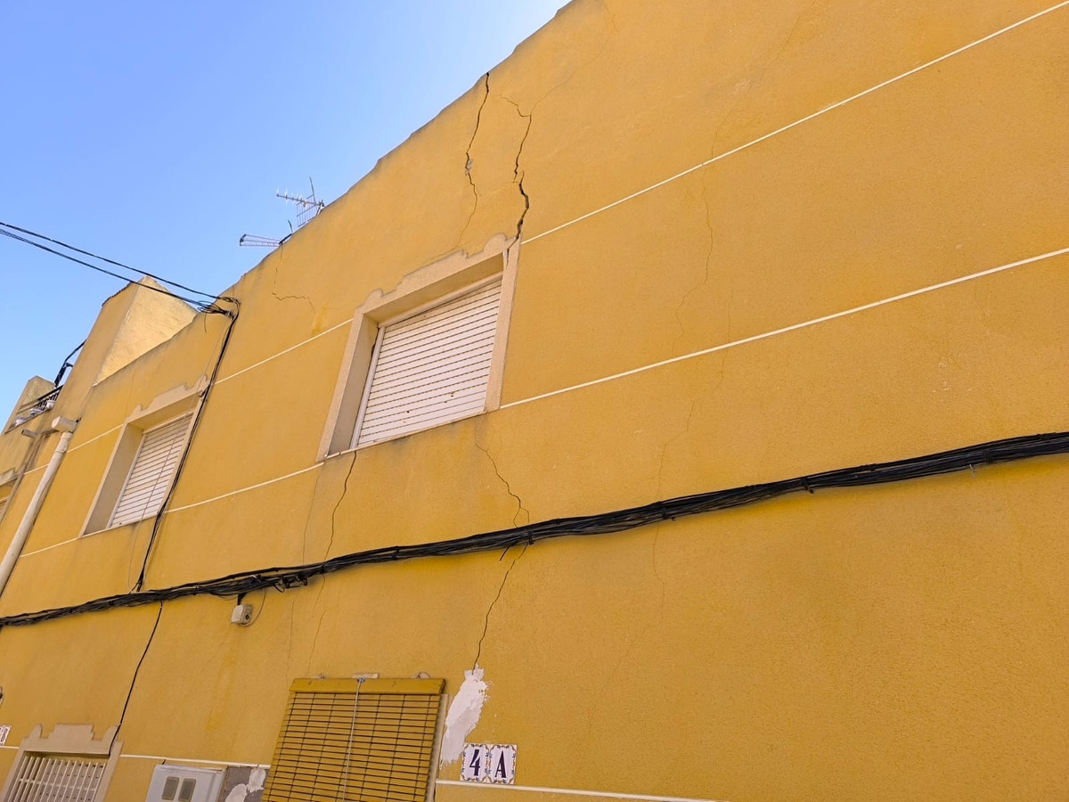 6 Bed Townhouse for sale in Pinoso Costa Blanca, Alicante, Spain