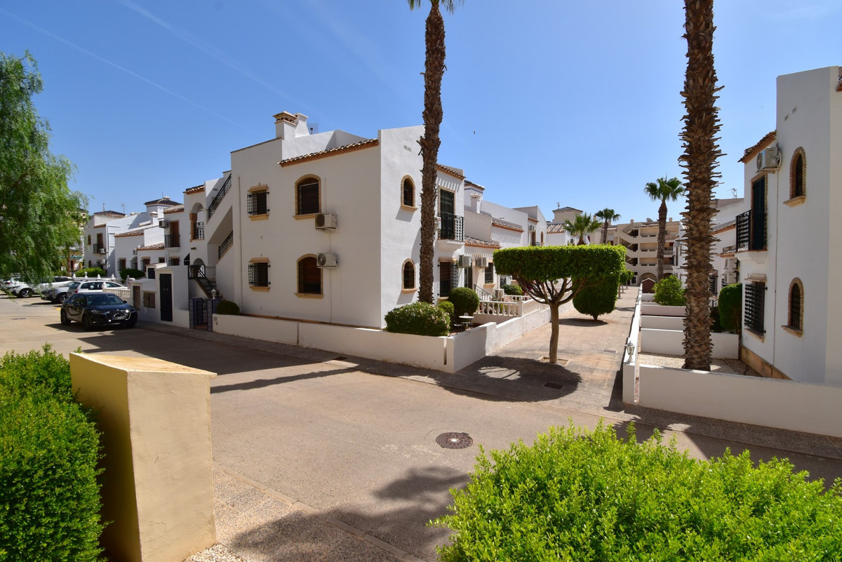 Se vende Apartamento Planta Baja de 2 dormitorios en Costa Blanca, Alicante, España
