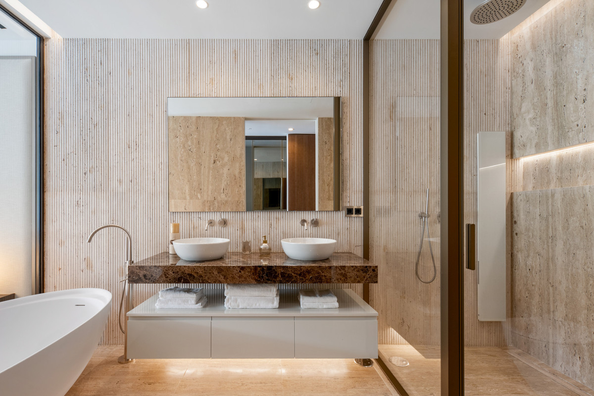 4 Bed Apartment for sale in The Golden Mile Costa Del Sol, Málaga, Spain