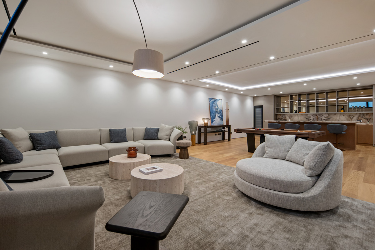 4 Bed Apartment for sale in The Golden Mile Costa Del Sol, Málaga, Spain