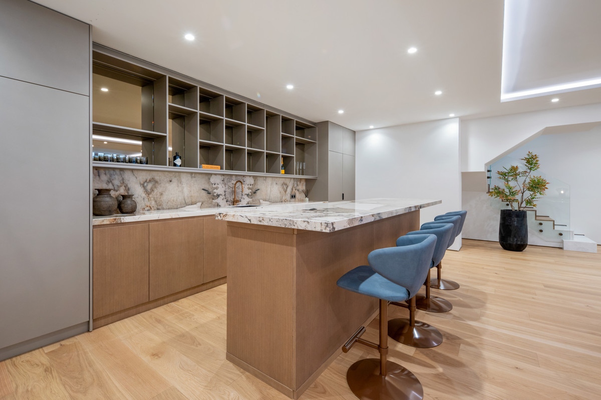 4 Bed Apartment for sale in The Golden Mile Costa Del Sol, Málaga, Spain