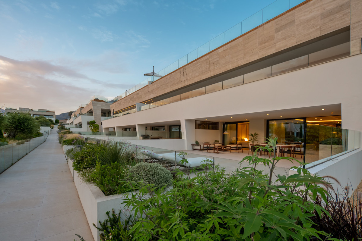 4 Bed Apartment for sale in The Golden Mile Costa Del Sol, Málaga, Spain