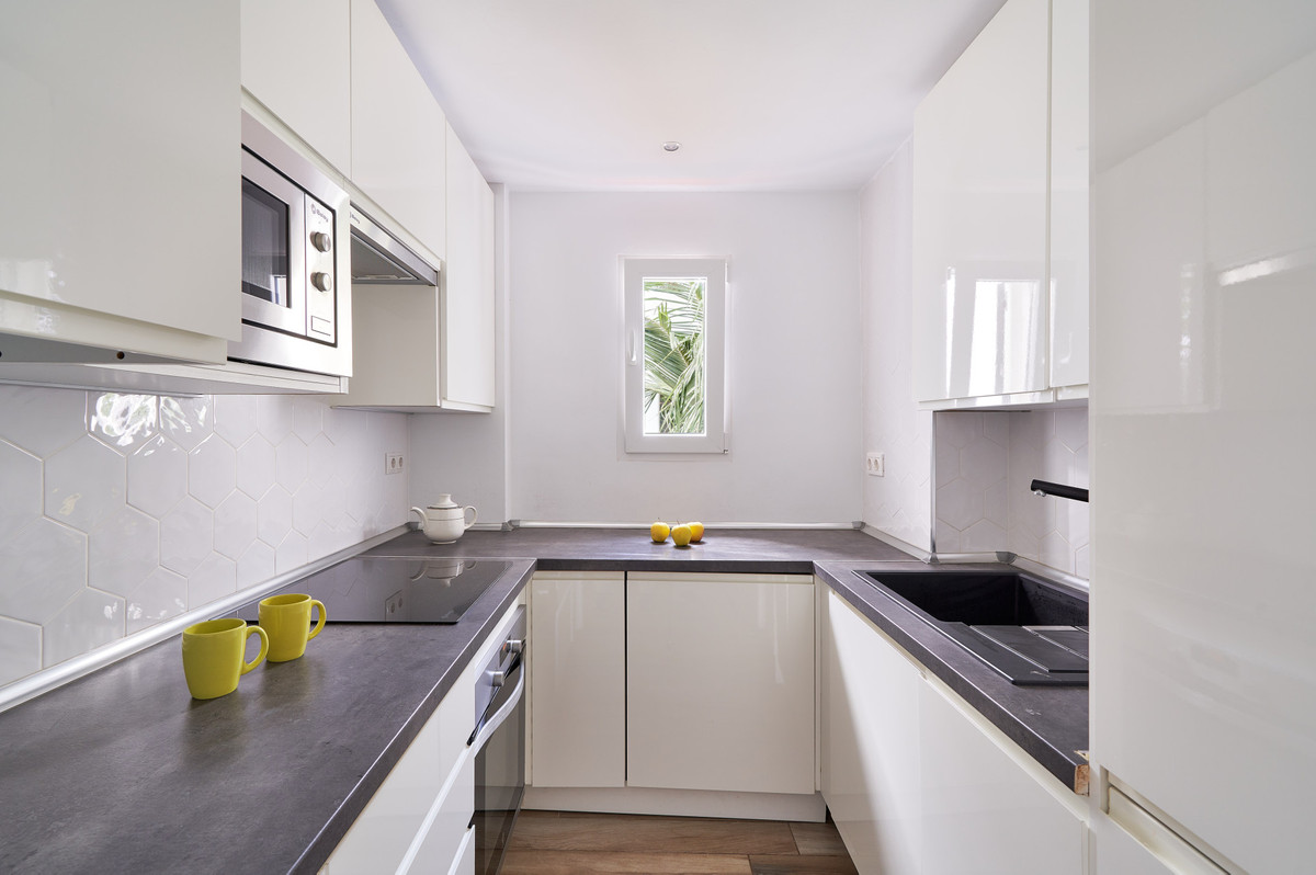 2 Bed Apartment for sale in Elviria Costa Del Sol, Málaga, Spain