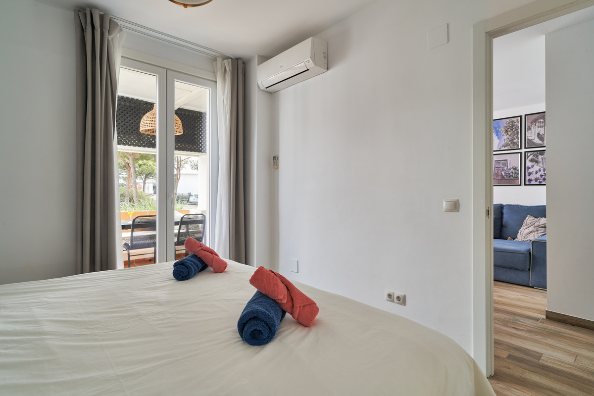 2 Bed Apartment for sale in Elviria Costa Del Sol, Málaga, Spain