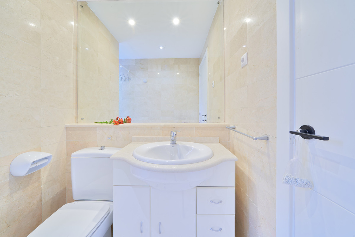 2 Bed Apartment for sale in Elviria Costa Del Sol, Málaga, Spain