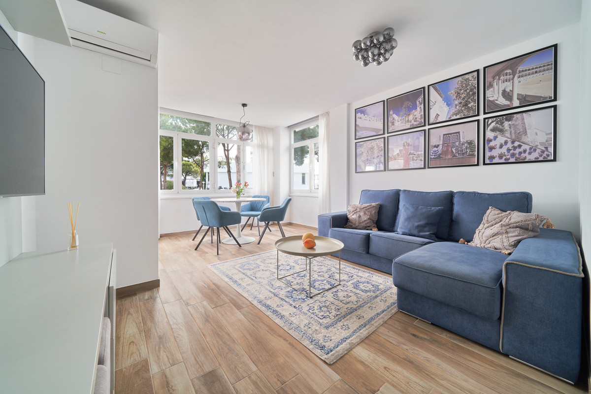 2 Bed Apartment for sale in Elviria Costa Del Sol, Málaga, Spain