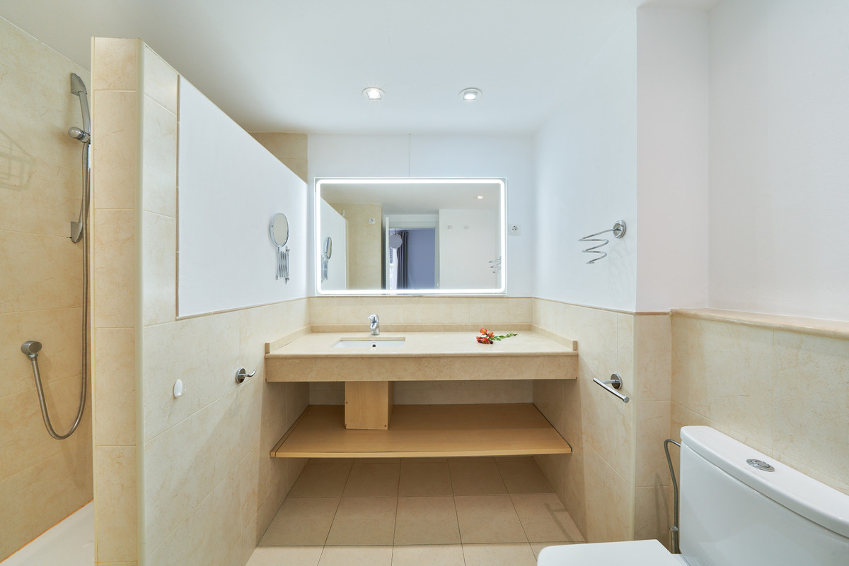 2 Bed Apartment for sale in Elviria Costa Del Sol, Málaga, Spain