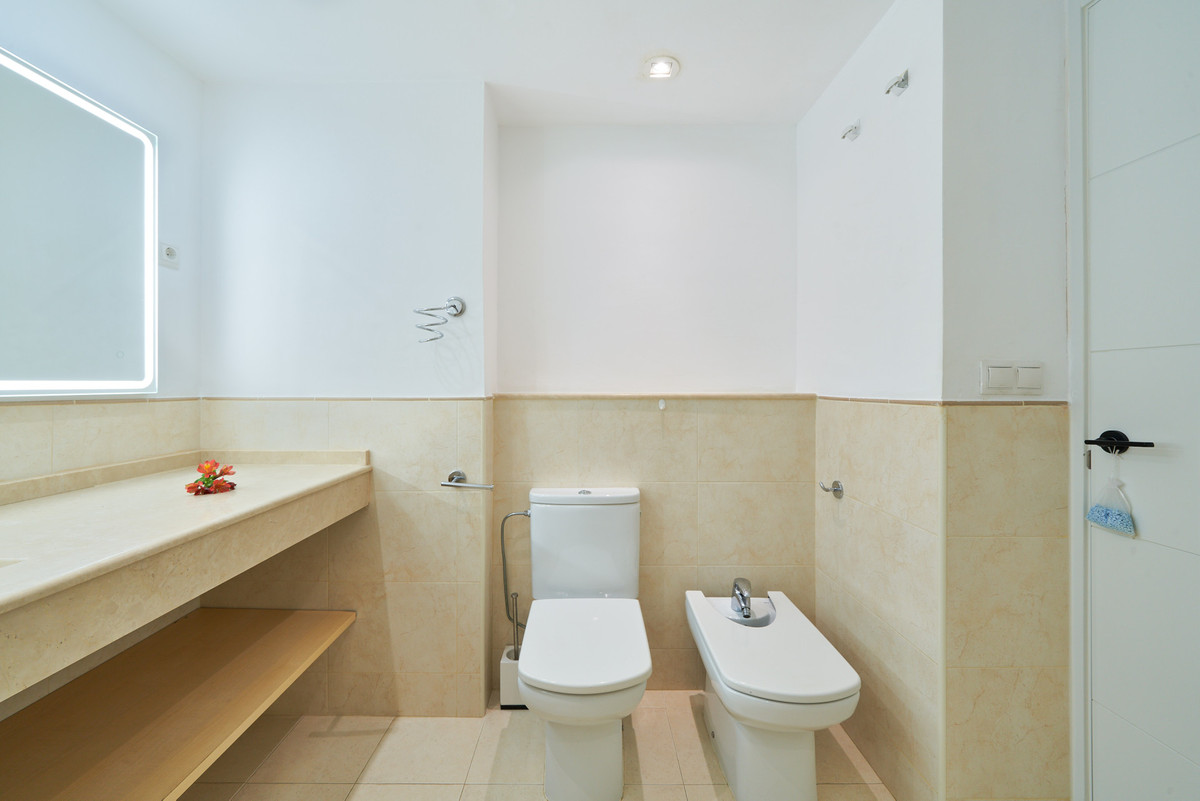 2 Bed Apartment for sale in Elviria Costa Del Sol, Málaga, Spain