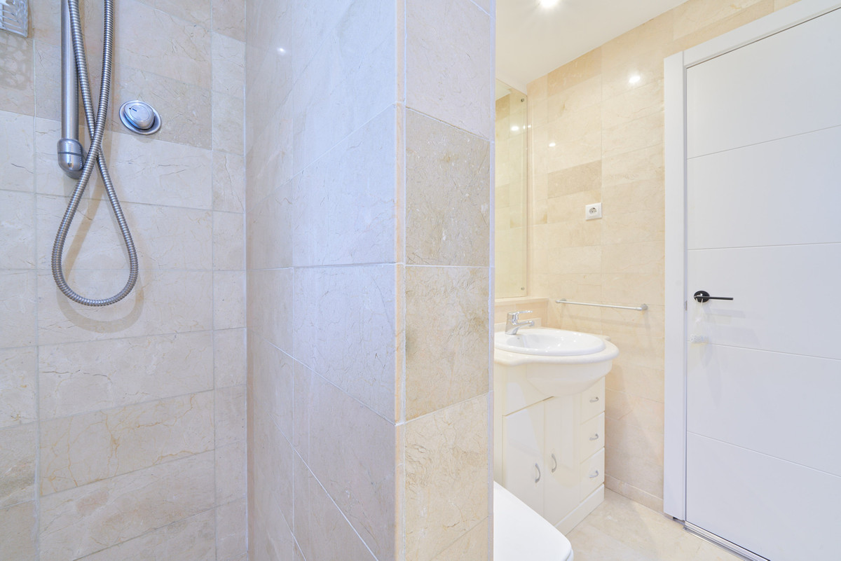 2 Bed Apartment for sale in Elviria Costa Del Sol, Málaga, Spain