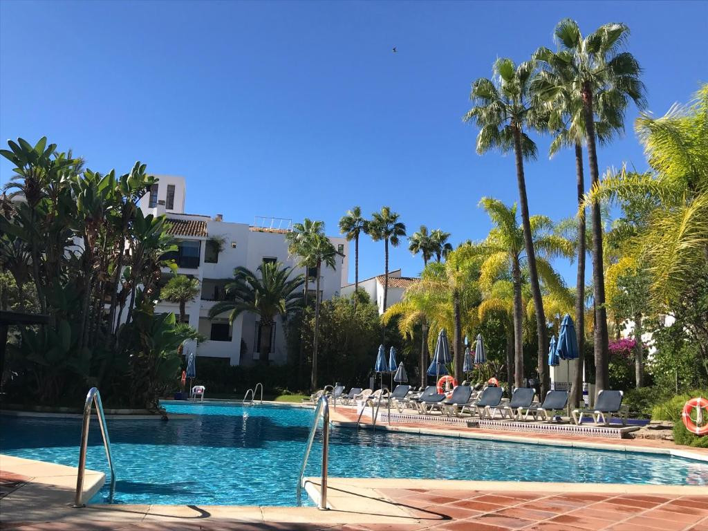 2 Bed Apartment for sale in Elviria Costa Del Sol, Málaga, Spain