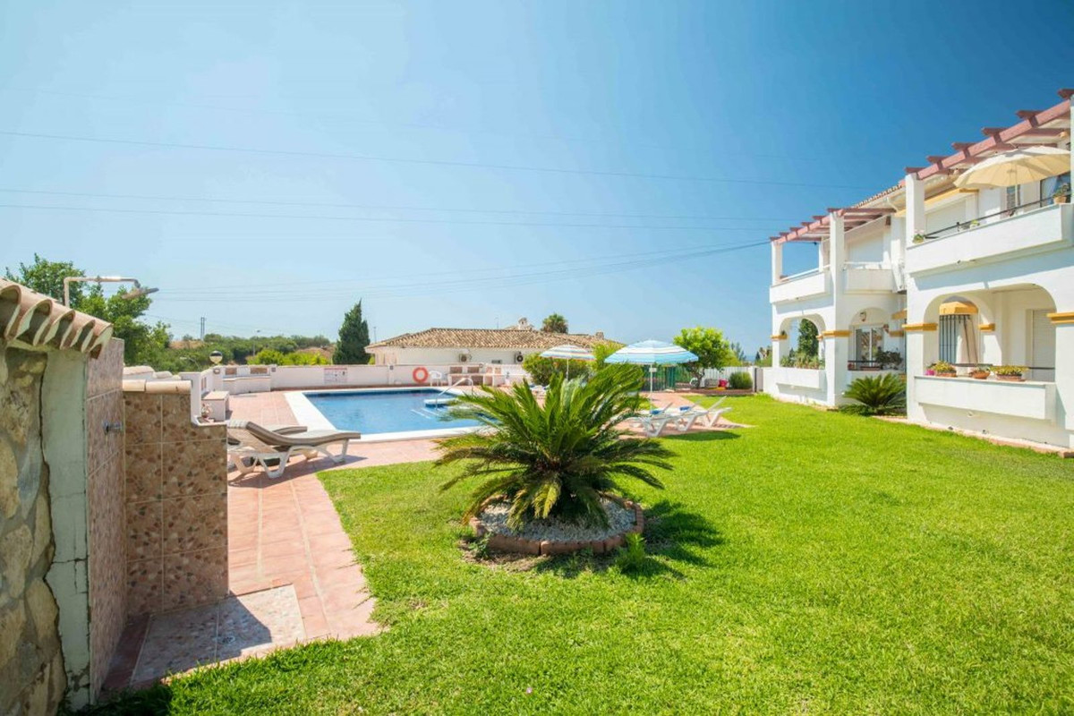 Se vende Apartamento Planta Baja de 2 dormitorios en Costa Del Sol, Málaga, España