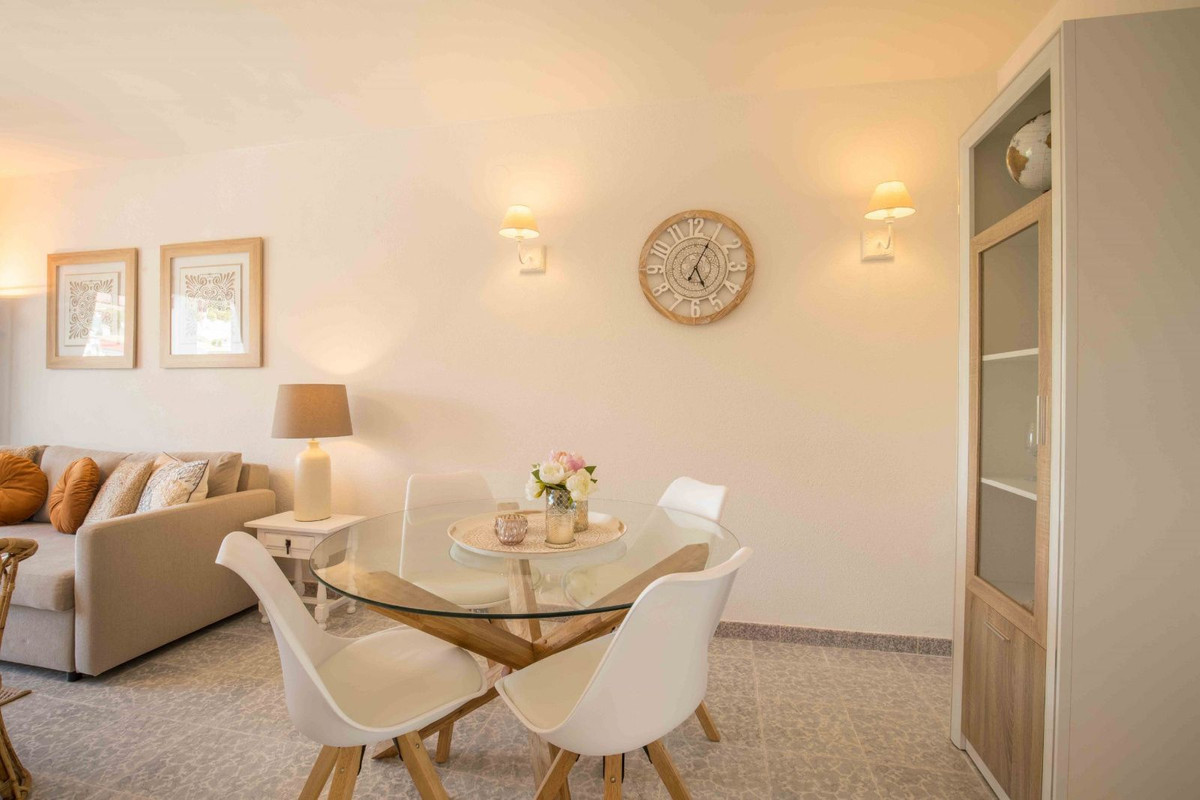 Se vende Apartamento Planta Baja de 2 dormitorios en Costa Del Sol, Málaga, España