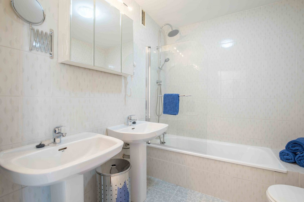 Se vende Apartamento Planta Baja de 2 dormitorios en Costa Del Sol, Málaga, España