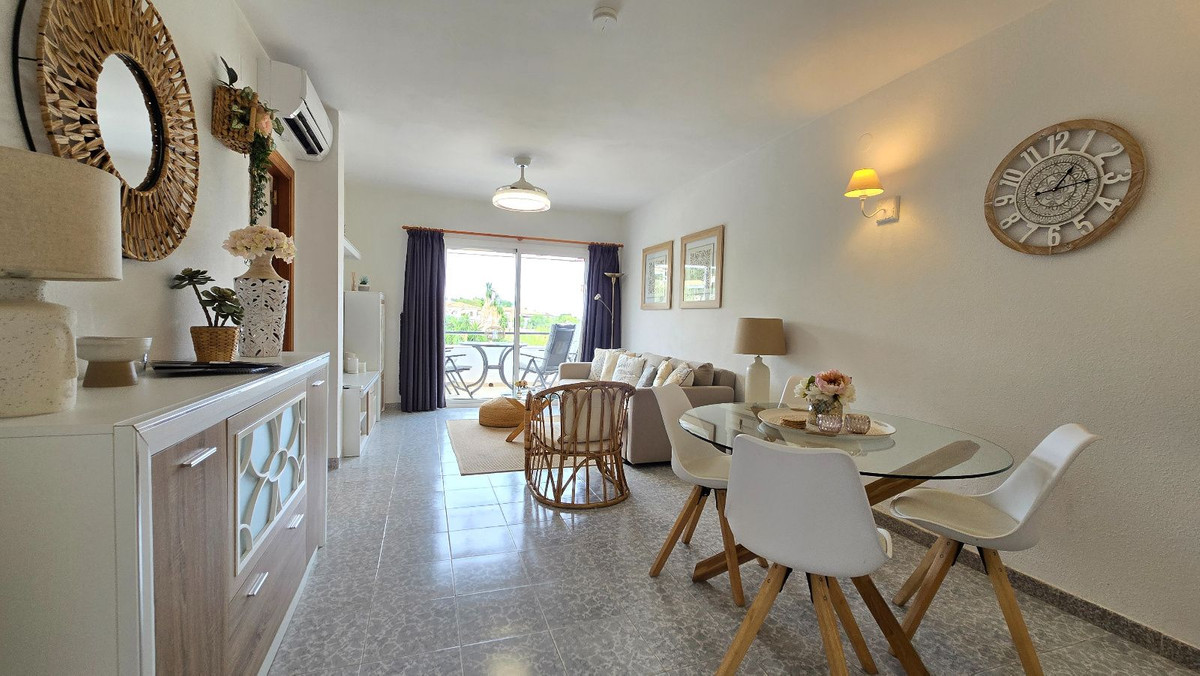 Se vende Apartamento Planta Baja de 2 dormitorios en Costa Del Sol, Málaga, España