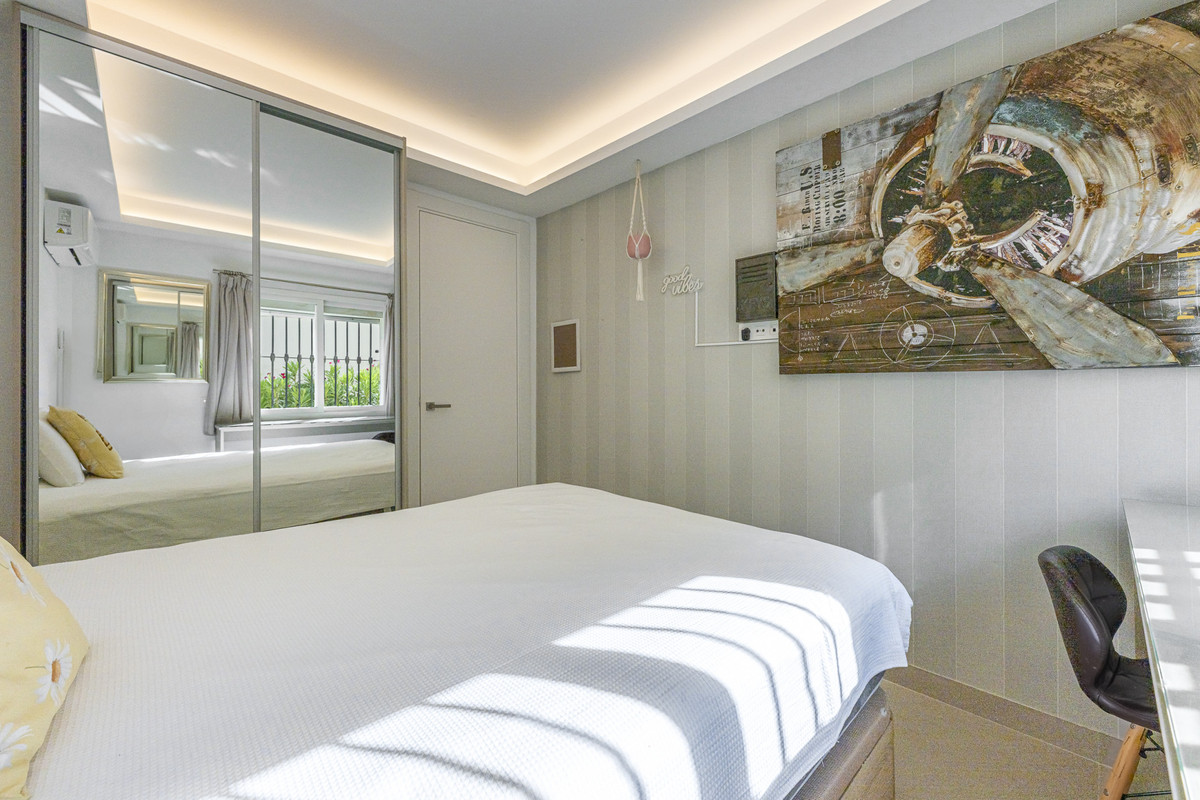 3 Bed Apartment for sale in Benahavís Costa Del Sol, Málaga, Spain