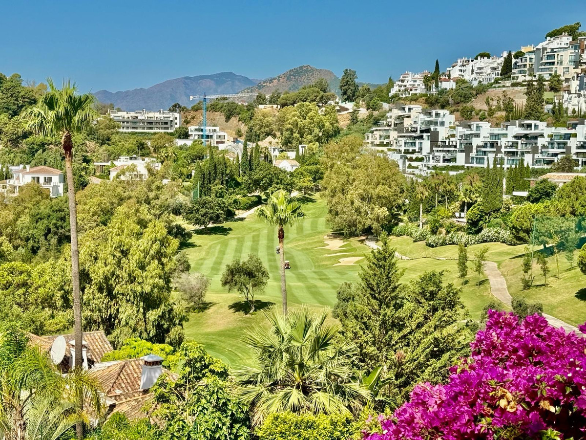3 Bed Apartment for sale in Benahavís Costa Del Sol, Málaga, Spain