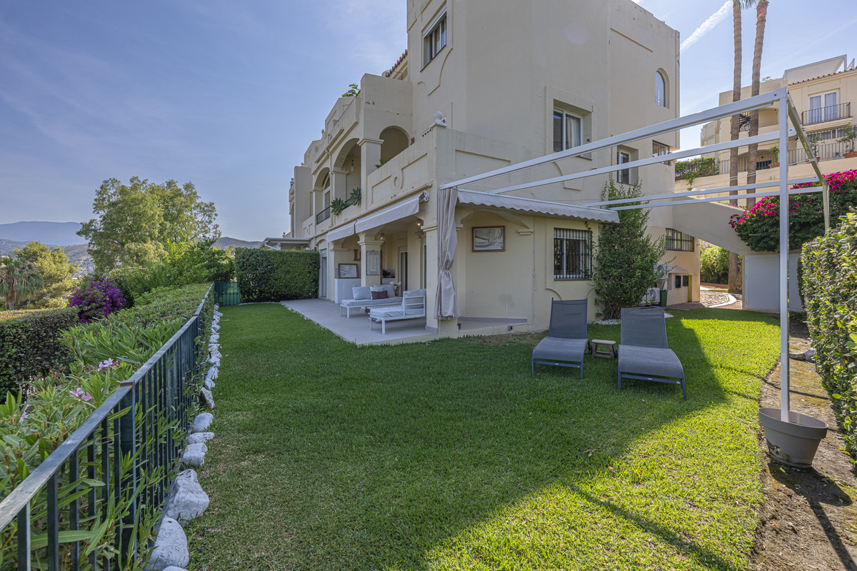 3 Bed Apartment for sale in Benahavís Costa Del Sol, Málaga, Spain