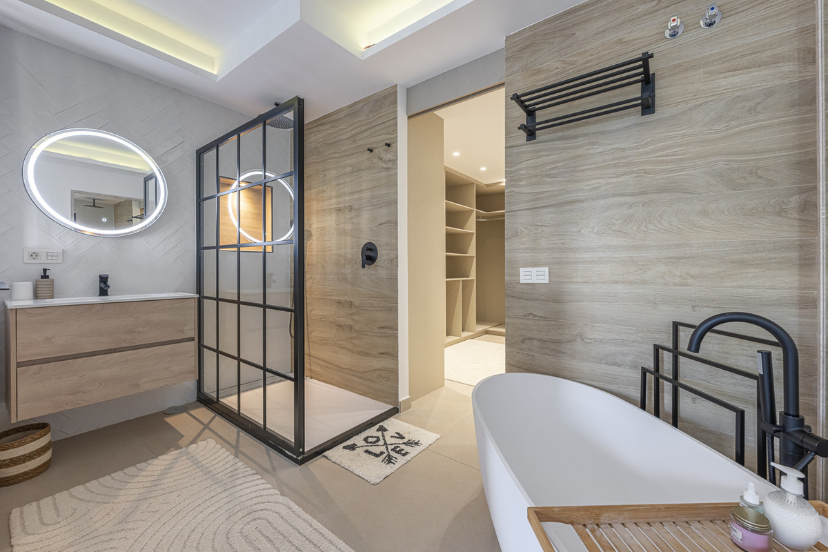 3 Bed Apartment for sale in Benahavís Costa Del Sol, Málaga, Spain