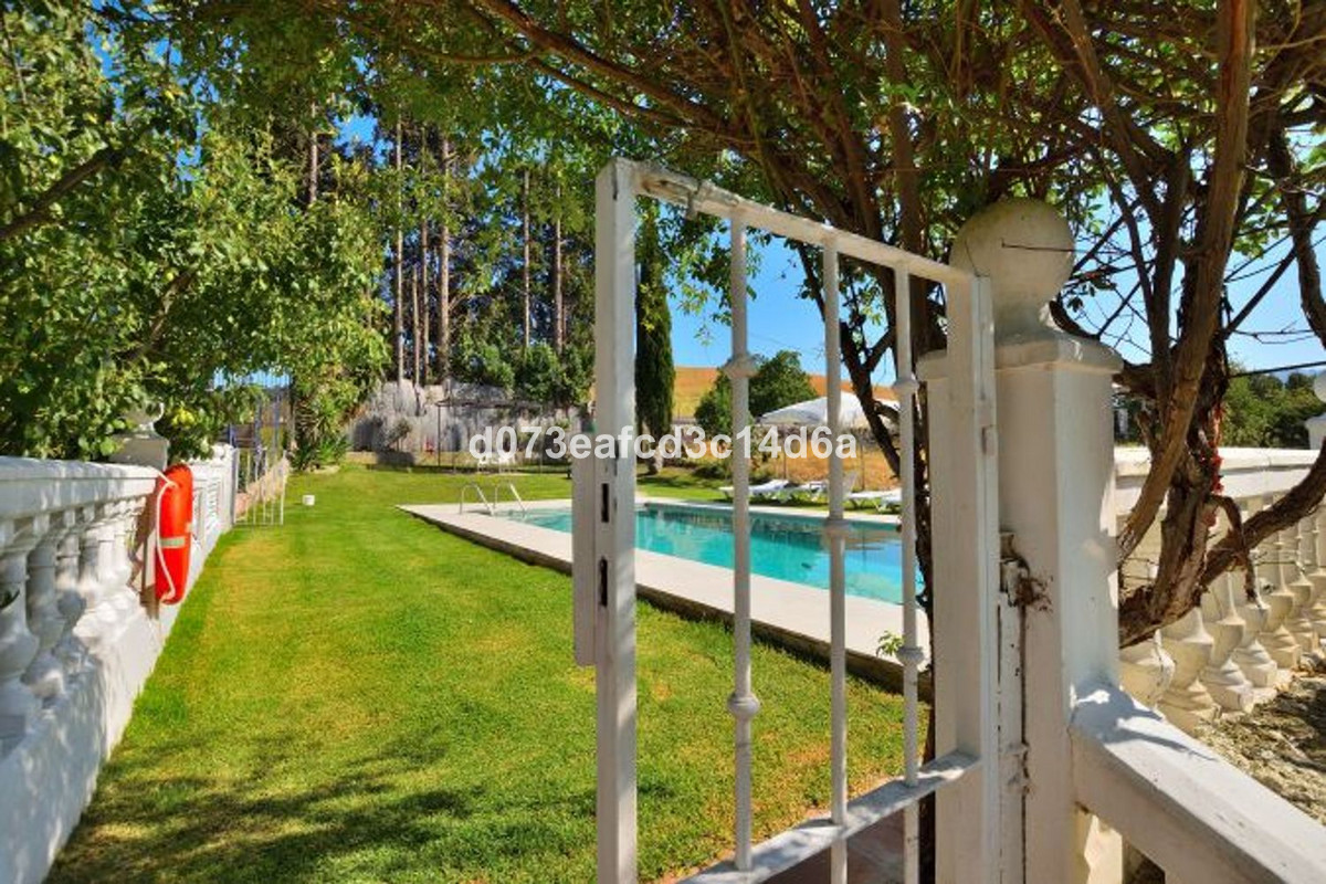 Se vende Finca - Cortijo de 3 dormitorios en Costa Del Sol, Málaga, España