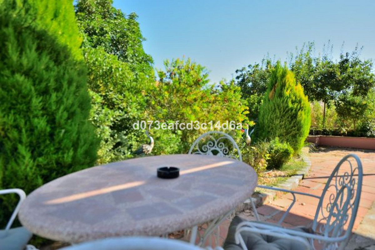 Se vende Finca - Cortijo de 3 dormitorios en Costa Del Sol, Málaga, España
