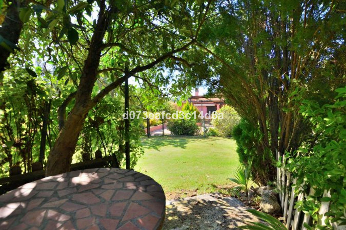 Se vende Finca - Cortijo de 3 dormitorios en Costa Del Sol, Málaga, España