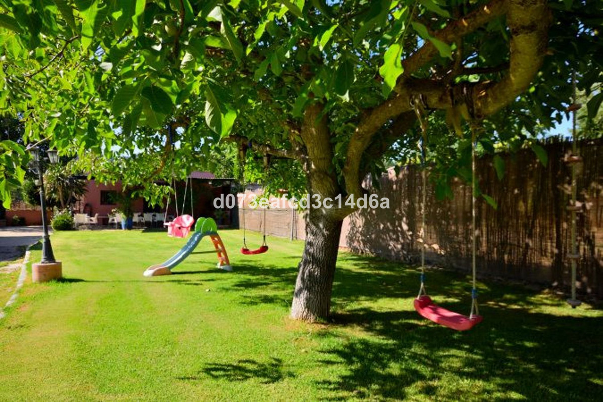 Se vende Finca - Cortijo de 3 dormitorios en Costa Del Sol, Málaga, España