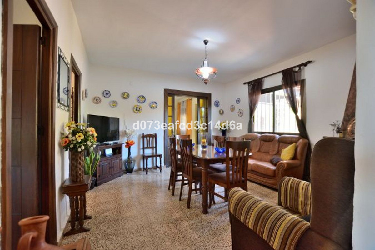 Se vende Finca - Cortijo de 3 dormitorios en Costa Del Sol, Málaga, España