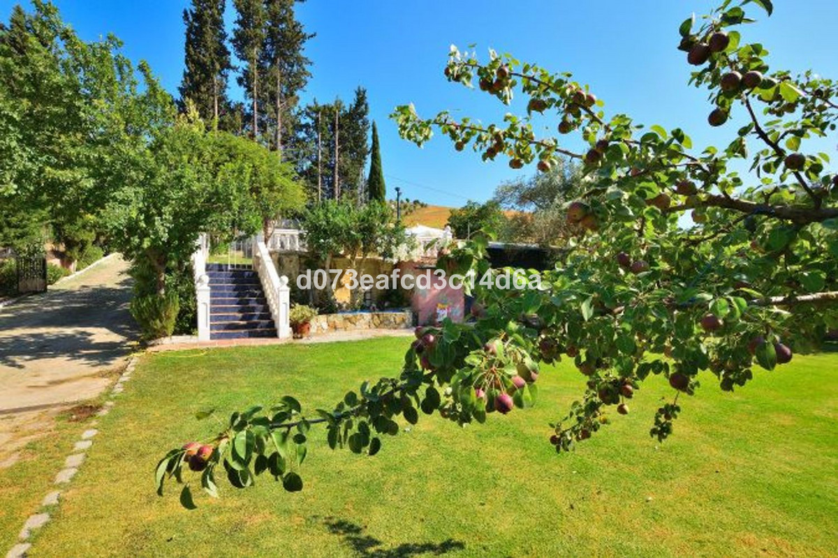 Se vende Finca - Cortijo de 3 dormitorios en Costa Del Sol, Málaga, España
