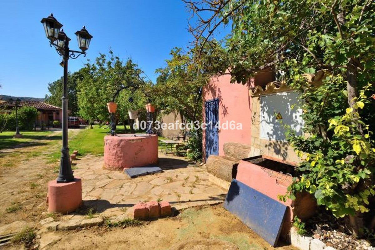 Se vende Finca - Cortijo de 3 dormitorios en Costa Del Sol, Málaga, España
