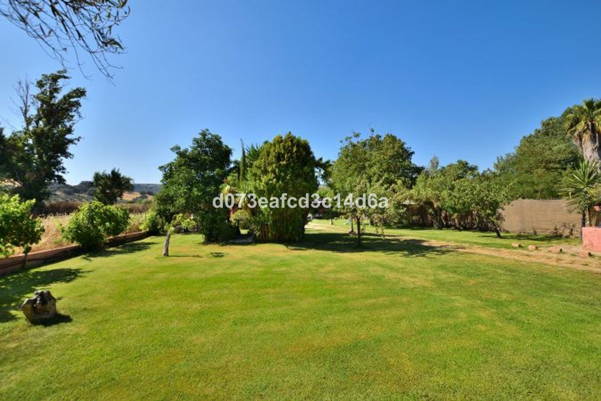 Se vende Finca - Cortijo de 3 dormitorios en Costa Del Sol, Málaga, España