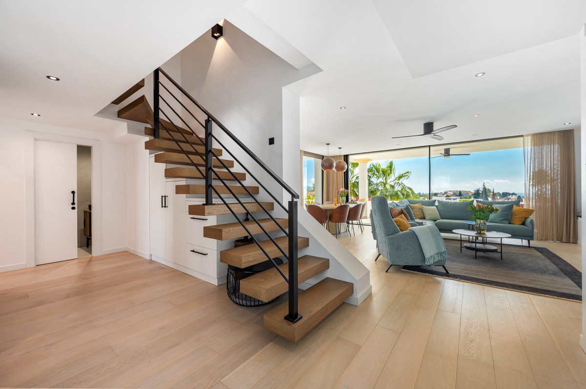 3 Bed Apartment for sale in The Golden Mile Costa Del Sol, Málaga, Spain