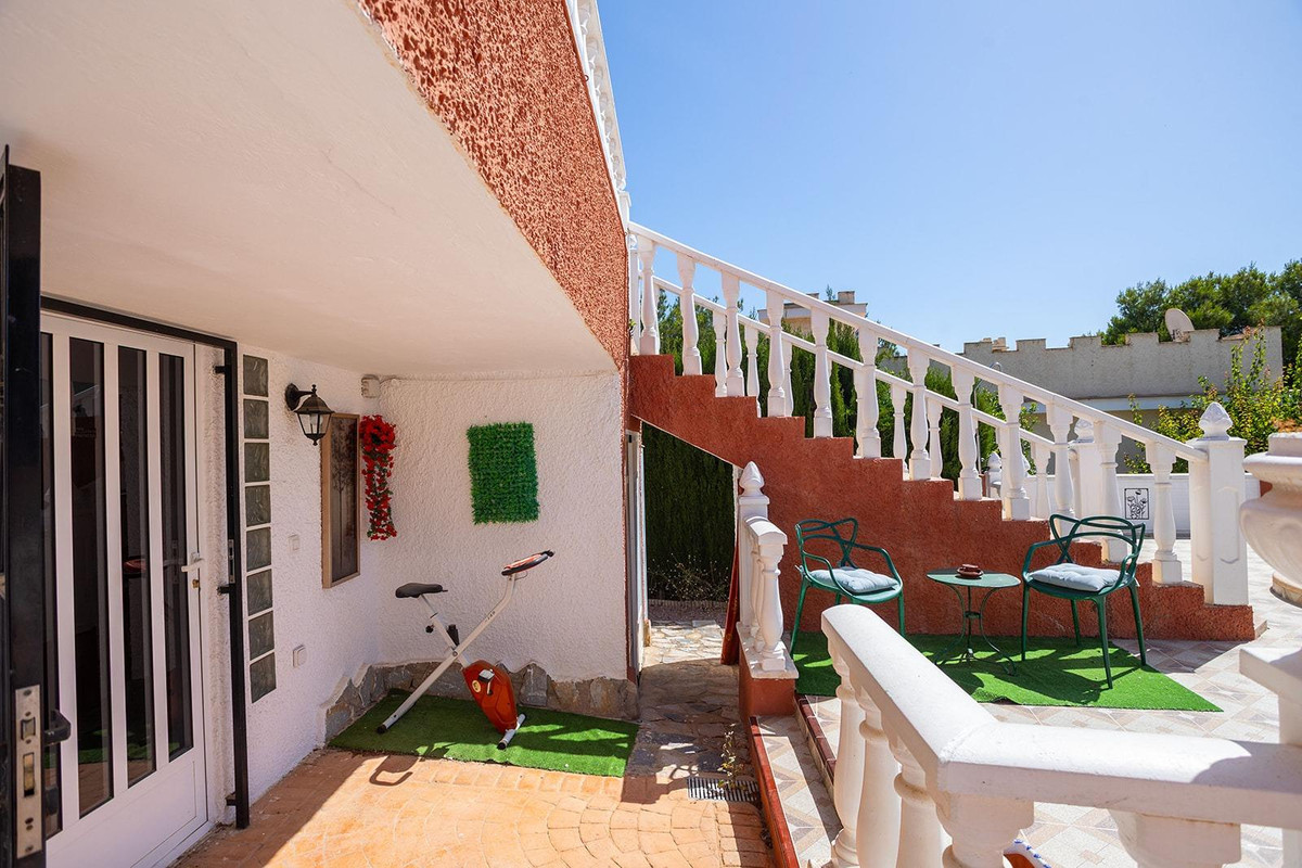 4 Bed Townhouse for sale in Torrevieja Costa Blanca, Alicante, Spain